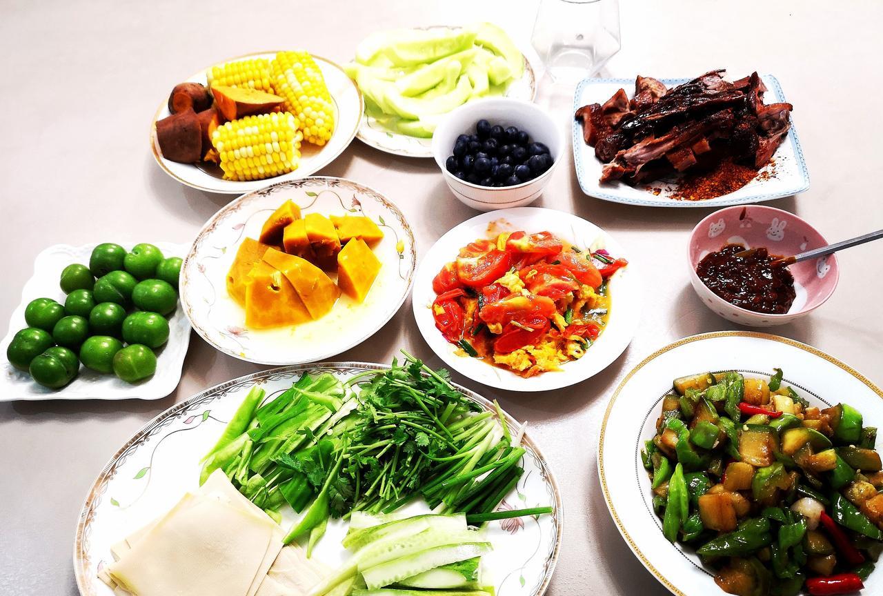 “人到中年,最大的觉悟不是赚了多少钱,人脉有多广,而是终于明白了一件事,不要过度