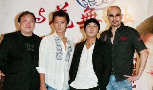 那年，古天乐全票当选香江演艺协会的会长，王晶第一时间表示祝贺，随后，他说：“周润