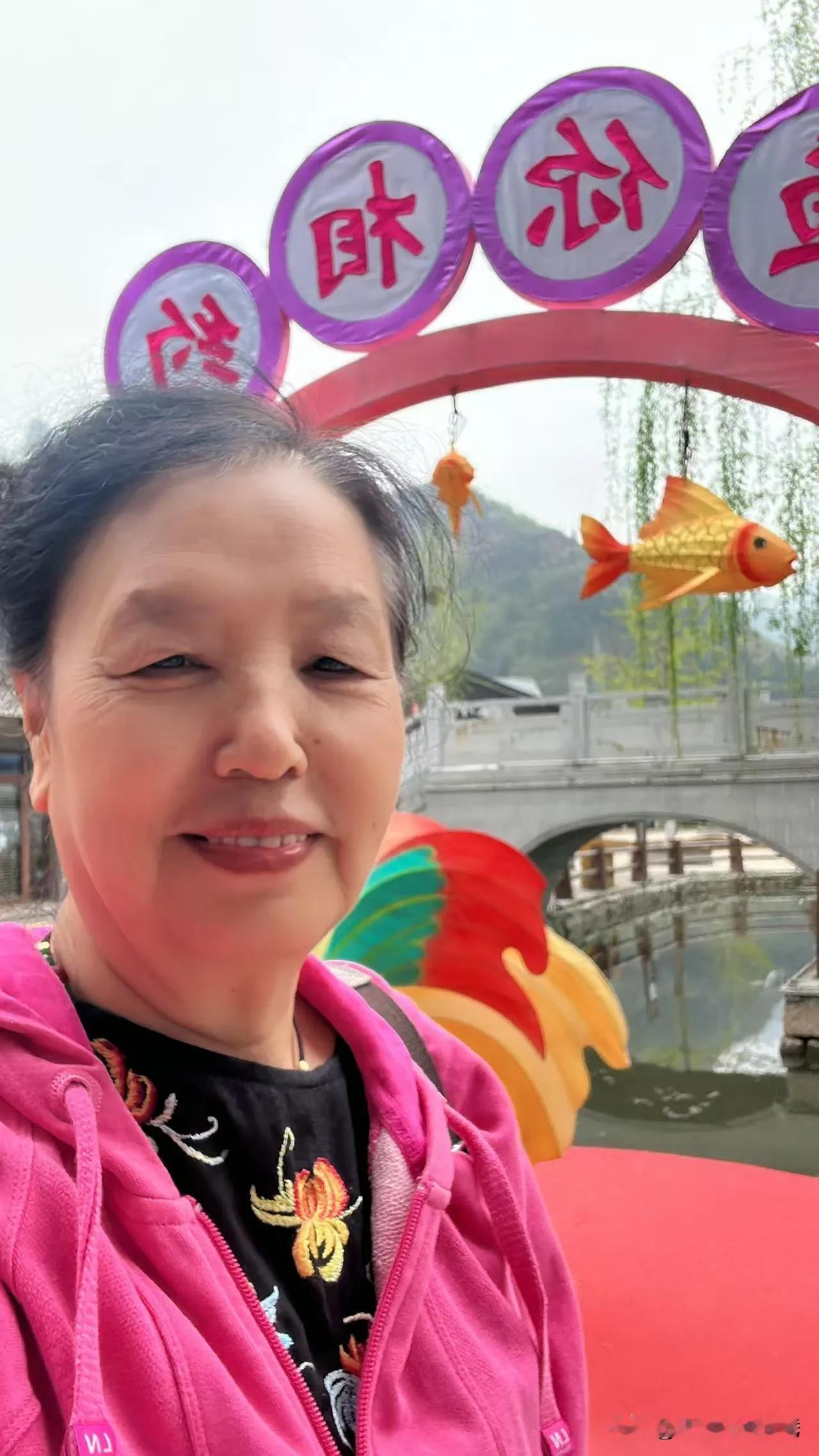 大家好我是天津陈姐，今天晚上我家吃的是顿豆腐米饭，我主要吃的是土豆和山药。昨天