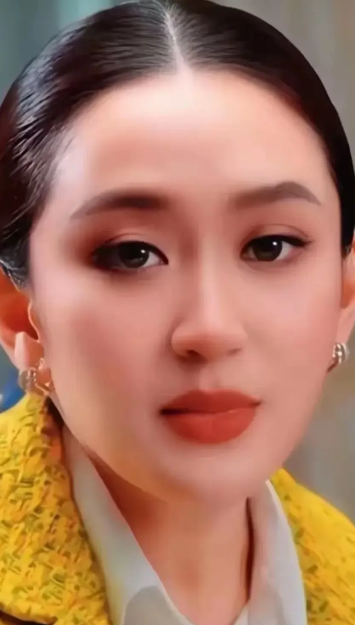 我敢说，佩通坦就是洪森这一生，遇到过最优秀的女人。她说需要15天时间证明自己