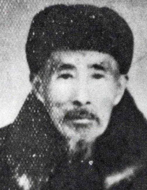 1949年，开国大典前，毛主席叫来工作人员，问道：“那个叫花子团长在哪里，听说他
