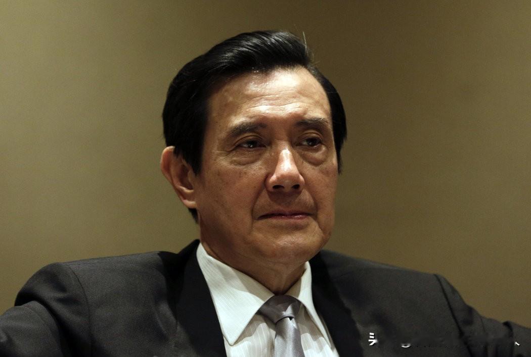 马英九这次直接掀了桌子，说了句让绿营脊背发凉的大实话：台湾想当乌克兰？做梦！很多