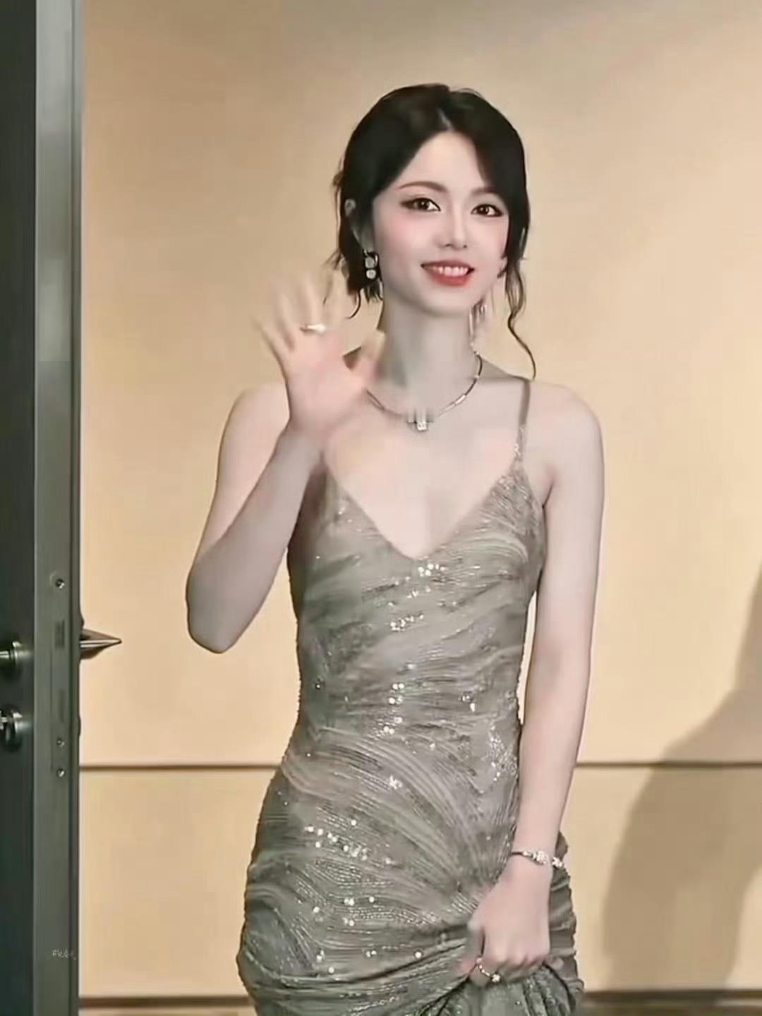赵今麦眼妆谁懂我点开这个ct的惊艳感，麦麦就这样成为明艳大美人​​​