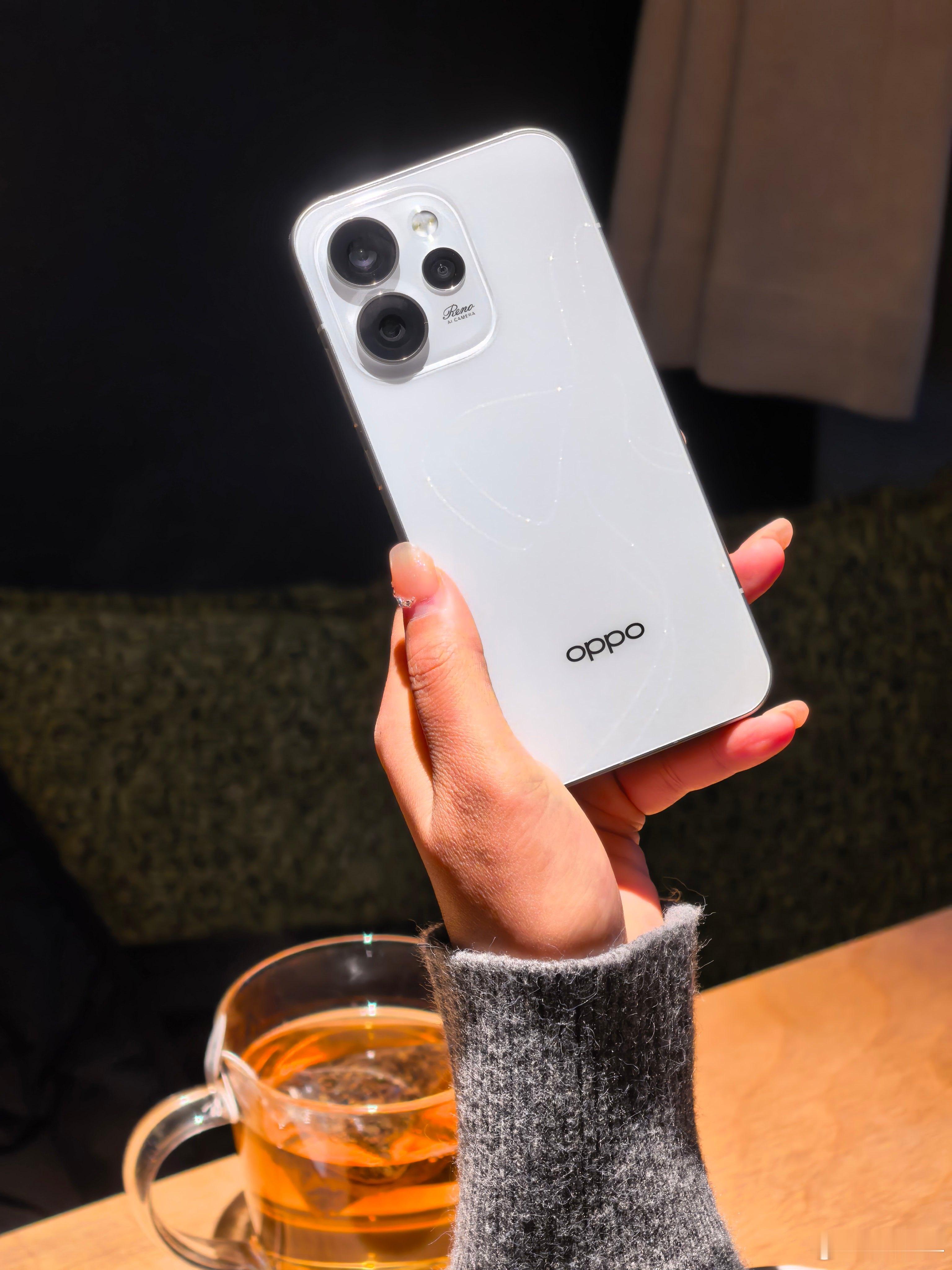 我对象看上OPPOReno15的颜值和拍照了，其实想想这个设计真的很让女生中毒