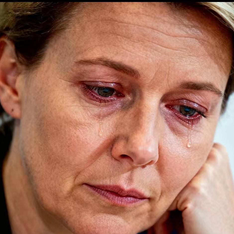 52岁婆婆吐不停，医院检查后脸红：真怀孕了“呕——”厨房里又传来一阵干呕声，