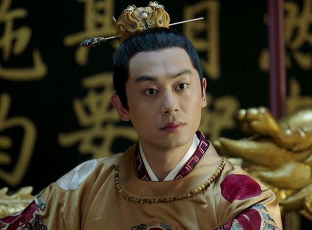 明朝似乎有个不成文的规定，明朝的皇帝或皇子都是尽可能先和正妻生嫡子。实在好几