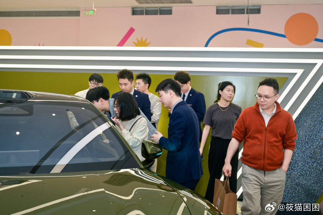 尚界z7超六成小订用户是95后尚界Z7展车到店全是人尚界Z7人气也太高了，小订用