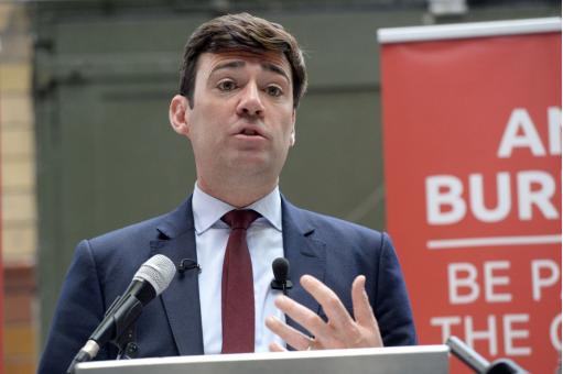 据英媒报道，英国首相伯纳姆9月29日在利物浦的工党年会上发表演讲，这是他上台后第
