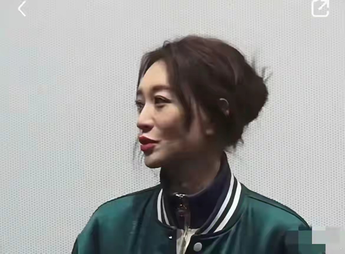 哪有什么不老女神，李小冉去掉美颜，去掉滤镜，去掉打光，正常光线下的明星，和路人