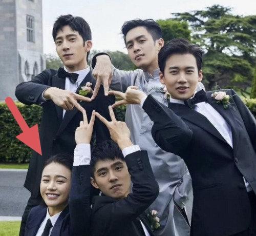 别再信男女没有纯友谊了。马思纯正琢磨结婚时，要请张若昀来当伴娘。这不是玩笑。