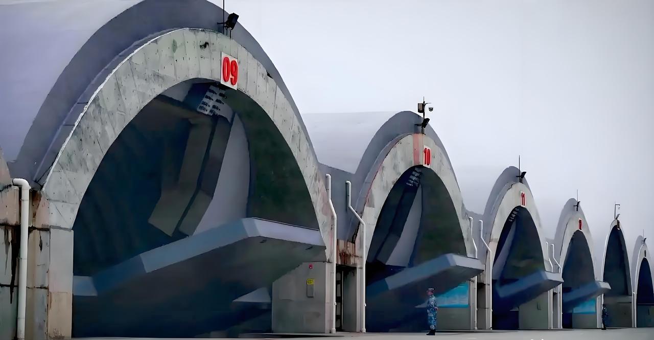 你知道吗？有一种机库，它的顶棚厚度竟然超过了2米，这究竟是怎样的存在？难道真的能