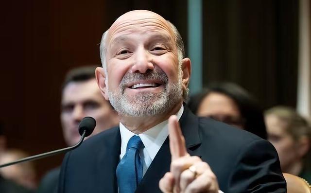 美商务部长：英伟达H200芯片还没卖出去，中国想搞自己的。美国那边刚开完会，商务