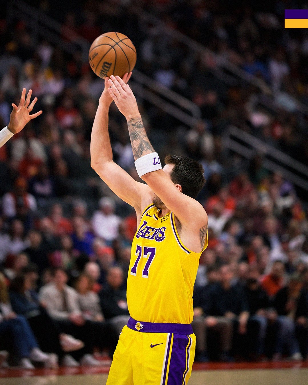 什么水平？？今天的东契奇：——全场出战39分钟——投篮27中14，三分12中4，