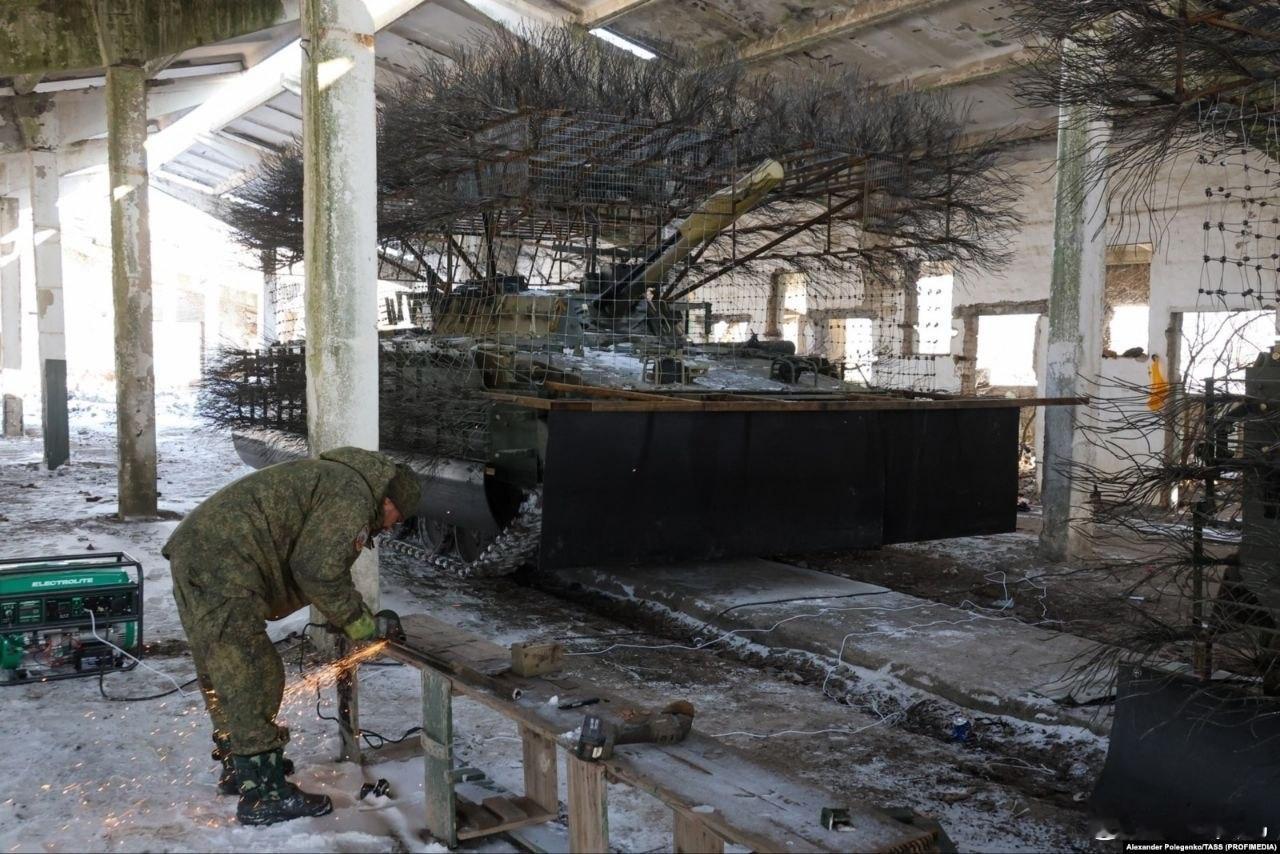 俄军BMP-3步战车的锡纸烫反无人机设置。