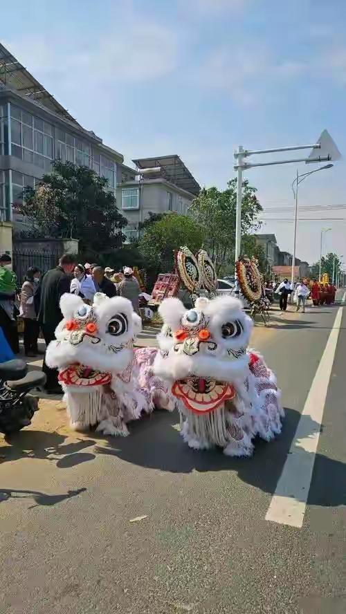 花十几万在农村翻新房子就为办一场丧事，这笔账到底值不值？花十几万在农村翻新房