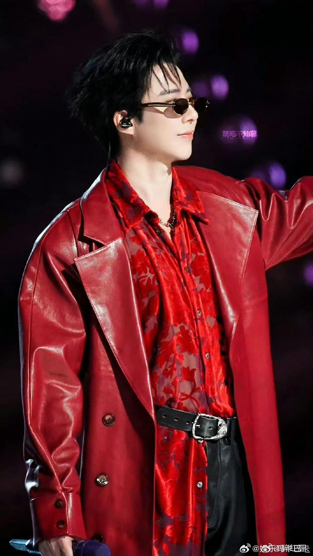 刘宇宁你好香啊别人受惩罚是社死，他倒好，直接演成偶像剧名场面！这把尴尬变心动的