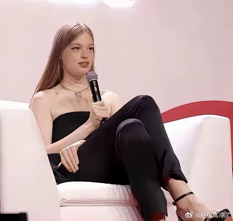 这是马斯克大儿子做的变性手术后，现在的样子，你们觉得好看吗？
