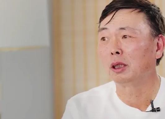 2025年11月中旬，段永平为啥突然高调露脸？11月中旬，平时连新闻通稿都少