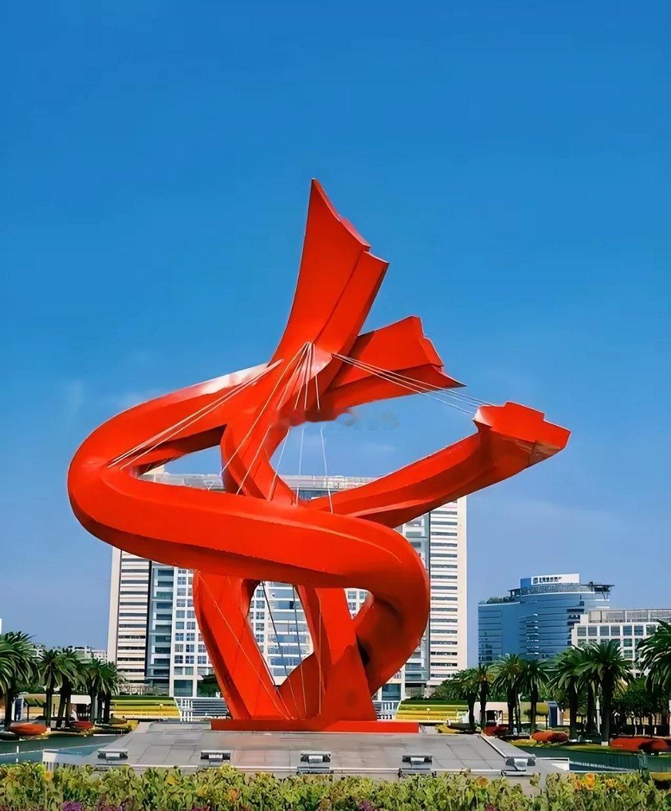东莞追得佛山"快顶不住"？珠三角老三之争太刺激！​2025上半年东莞GDP6