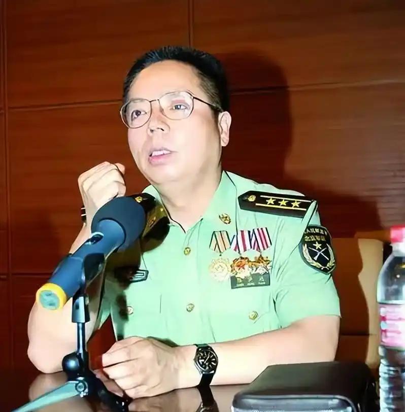 1984年，我国一名22岁的士兵陈洪远，意外发现一窑洞，里面竟然还传出女人的声音