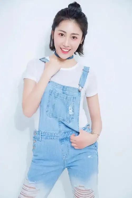 黄景瑜icon要上太空的消息已经够劲爆了，可比这个消息还要劲爆的是邀请黄