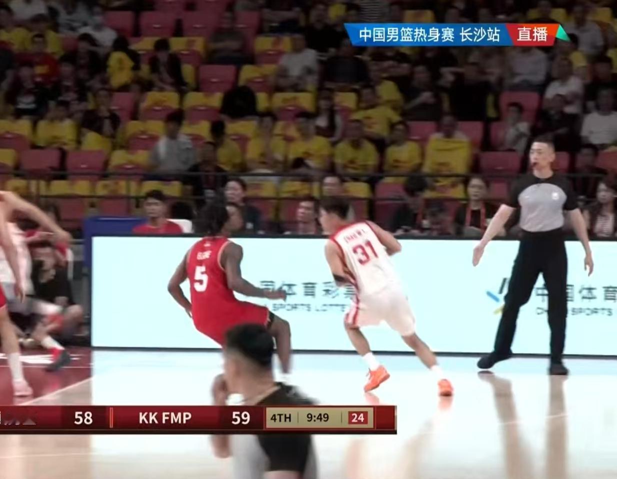中国男篮首场热身赛中，出现了一个陌生的面孔，就是31号赵维伦。以前没有怎么听说过