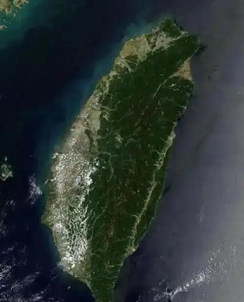 台湾省回归之后，中国可能发生的变化，很多人都想象不到。首先是台湾海峡，彻底掌握
