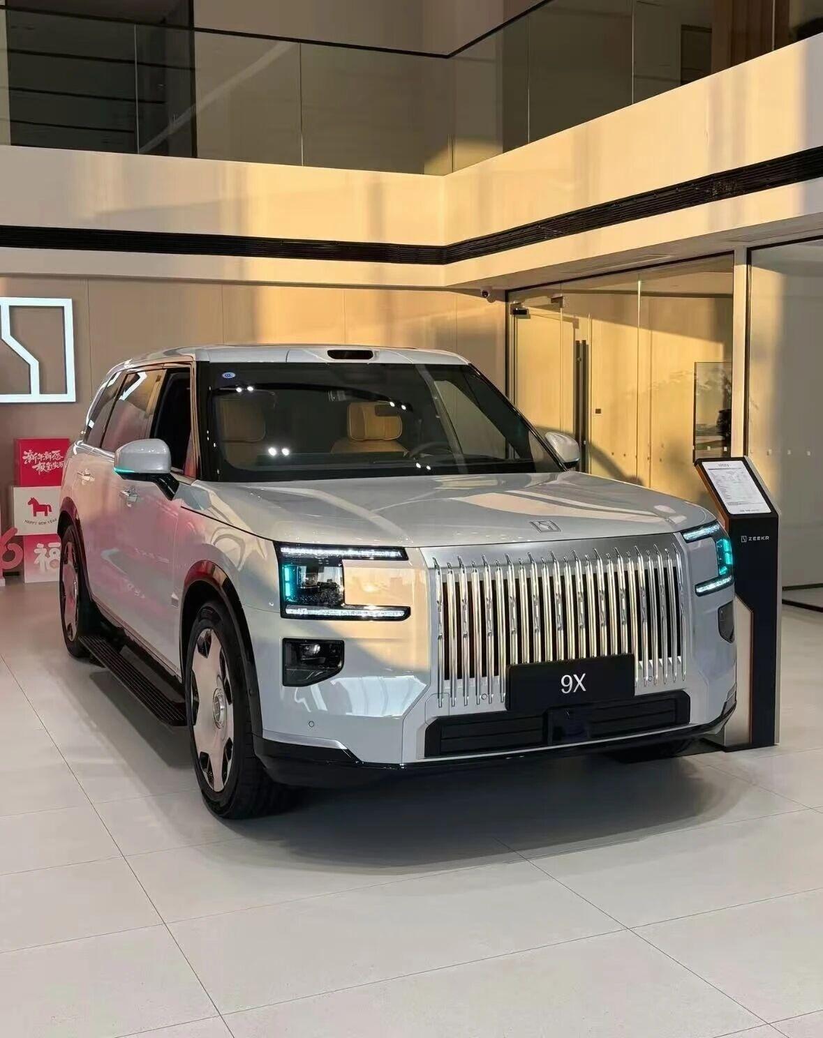 极氪9X国产豪华是真的顶别问极氪9X落地价！老板的快乐咱不懂但咱大受震撼