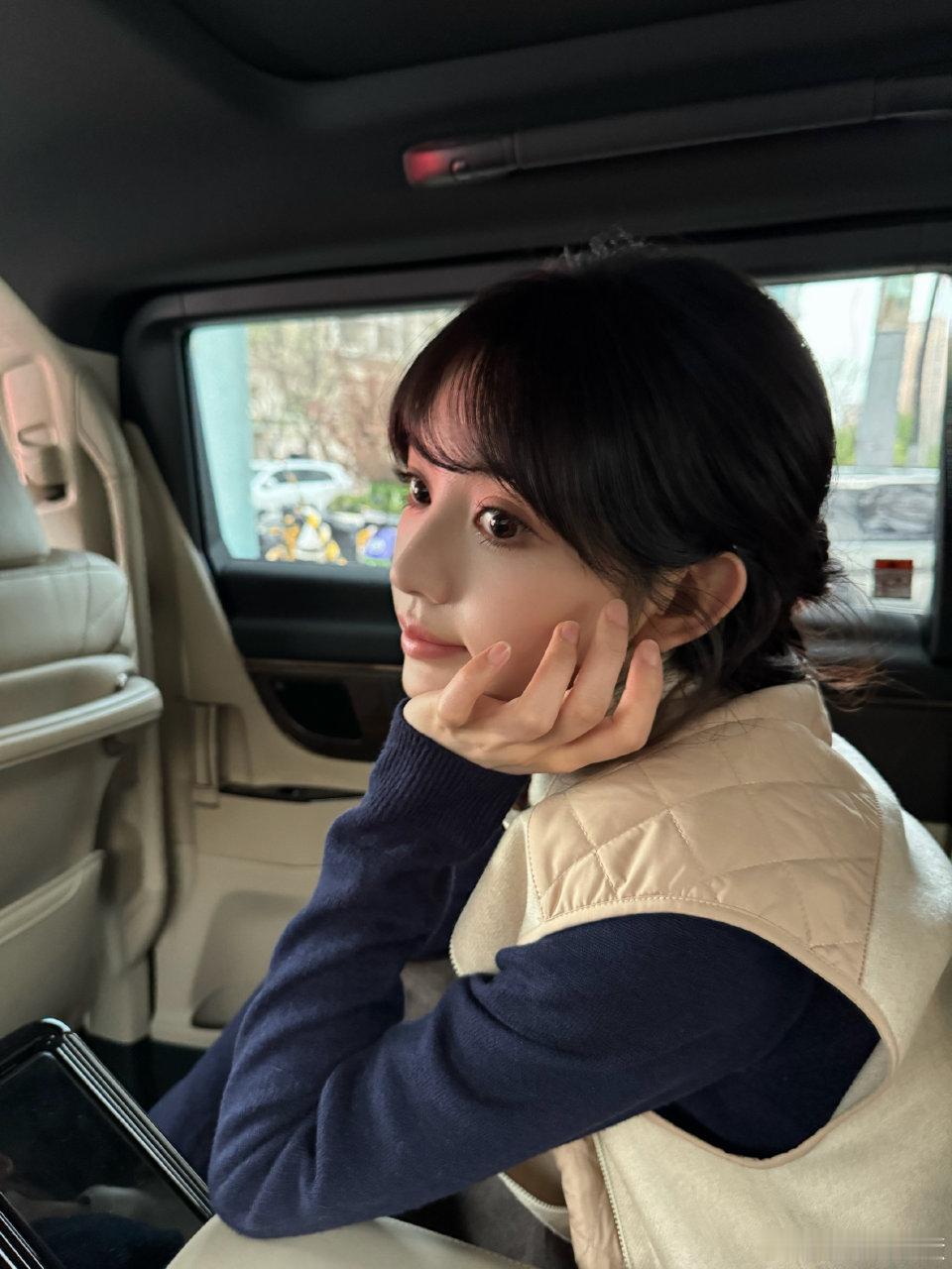 田曦薇周五营业啦！每个角度都超美，超元气哒