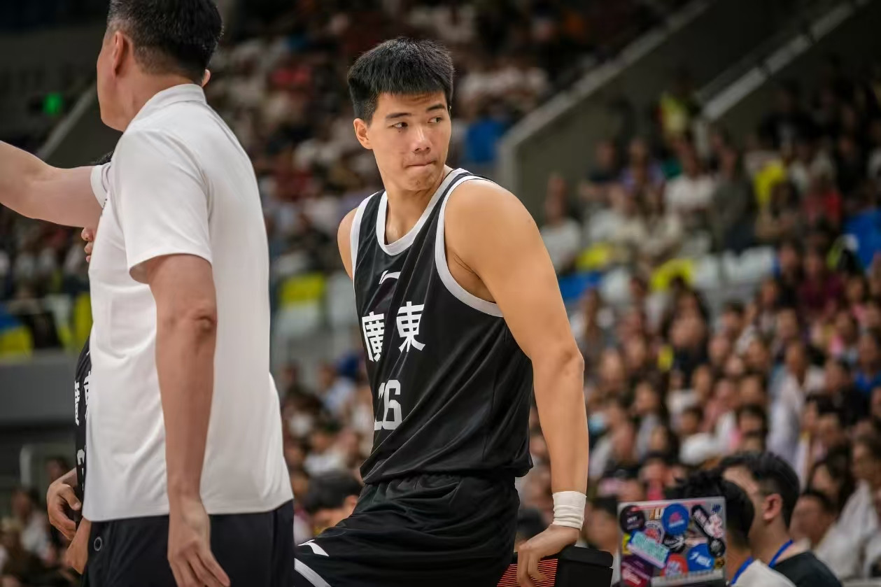 广东不缺大外援，缺的是国产能护框的内线，目前只能内部挖潜