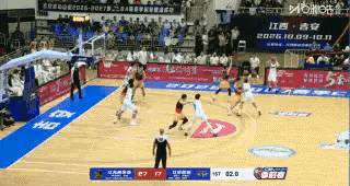 北京首钢外援沃特斯真是太匪夷所思了！在今天进行的北京首钢和江苏肯帝亚的季前赛中，