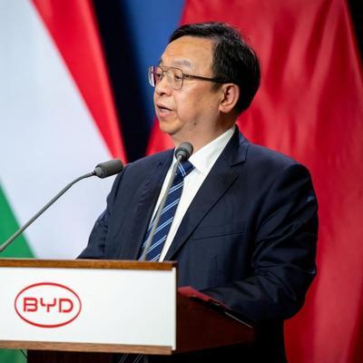 比亚迪的增长神话正在褪色，海外换挡正在进行……董事长王传福近期坦言，技术优势是