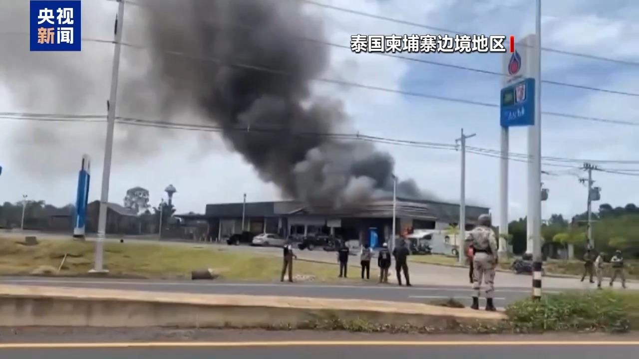 泰国和柬埔寨怎么又打起来了呢？其实答案很简单，那就是双方想趁着中美两国无暇顾及他