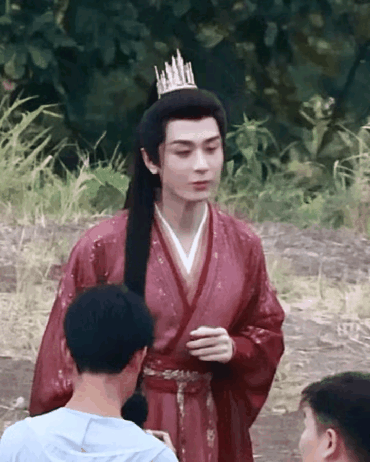 iejj推荐cy演李清照？？？一个普通话都说不好的男人演李清照？