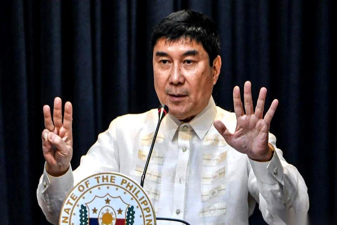 菲律宾那个参议员图尔福，之前跳得最欢的那个，突然把调门给降下来了。31号，眼看