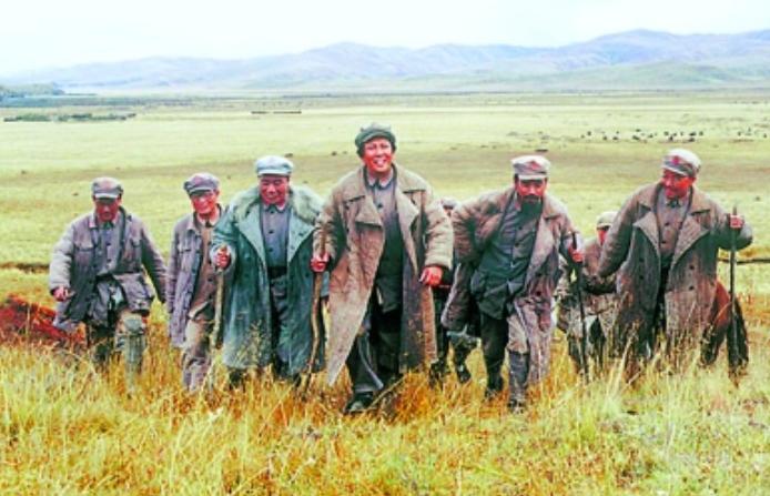 长征开始后，红军内部发现了一个怪象：只要大部队不长期停留、不占城市建根据地，地方