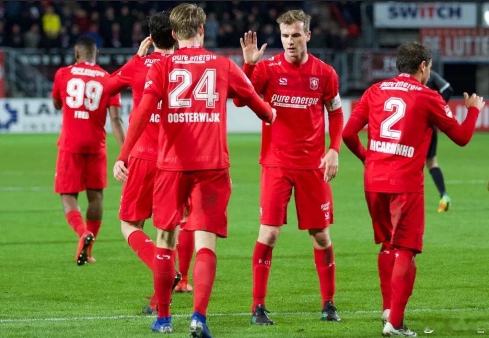 016  意甲  莱切vs比萨  方向：双平比分：0-01-01