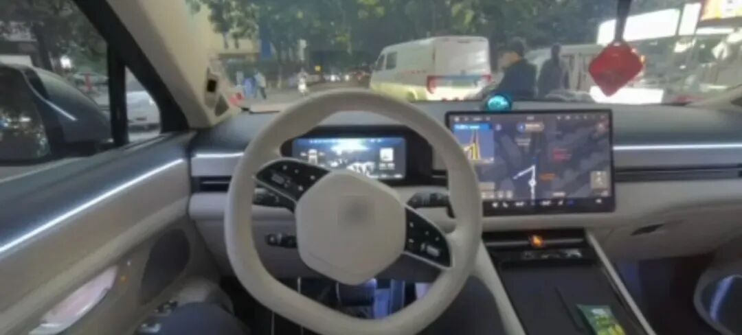 男子酒后躺副驾驶睡觉 用“智驾神器”开车20分钟! 法院判了