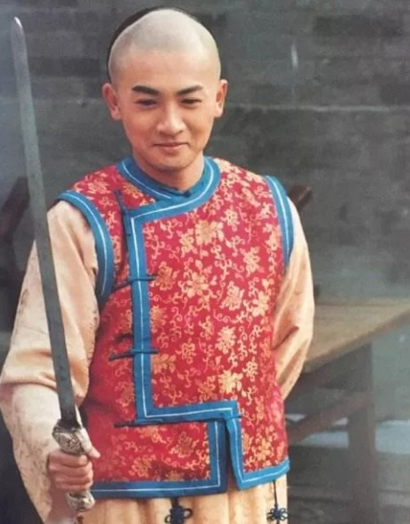 1997年，《还珠格格》还没热播，苏有朋只有2000元一集的片酬，他觉得配角柳红