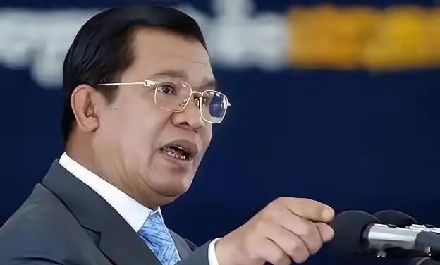 先得罪了中国，后打泰国的脸，现在好了，中国啥也不做就看着，先让泰国揍你一顿再说，