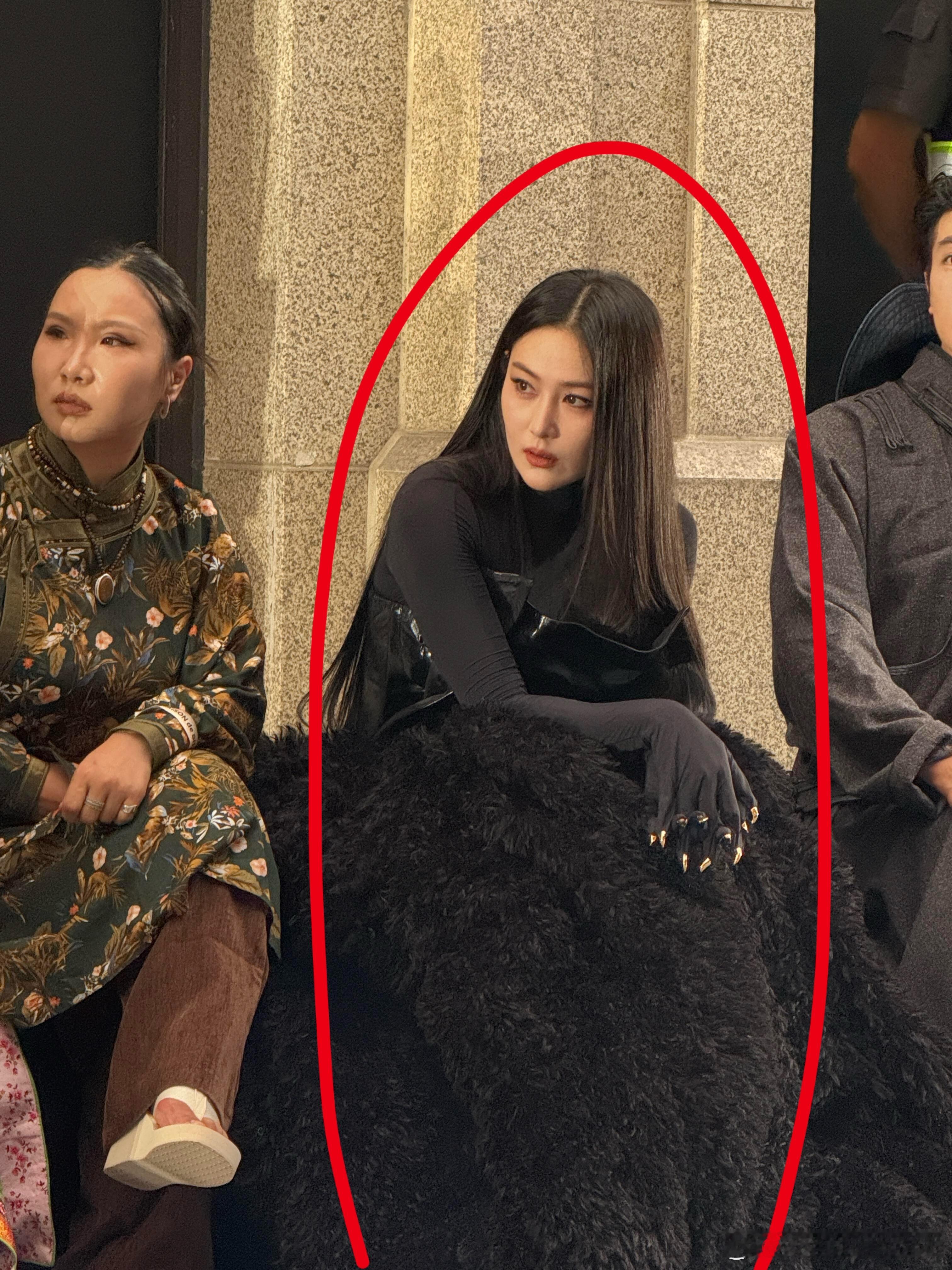 张馨予脸明明很小，为什么每次视觉上都觉得脸大肉多​​​