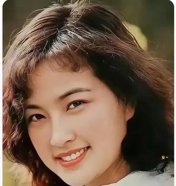 我敢说，刘晓庆是胆子最大的人，也是最愚蠢的人说她胆子大，偷税漏税，已经有