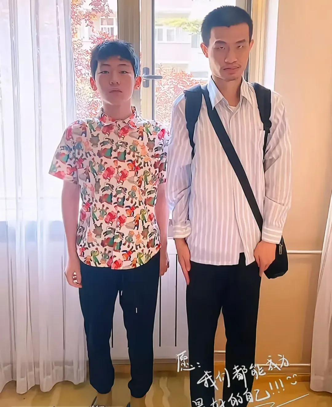 感觉韦神被堂哥堂姐欺负了，他家只剩下孤儿寡母，北大也没照顾好他。真为韦神好的话，
