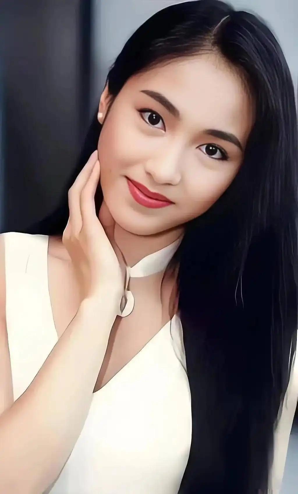 黎姿结婚那天，整个香港富豪圈都拒绝出席他的婚礼，因为他们怎么也想不明白，香港明明