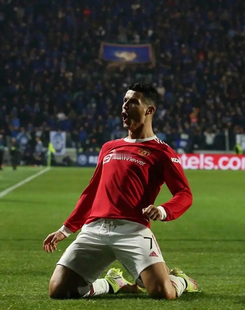 北京时间12月26日消息，40岁的C罗拒绝了利雅得胜利2亿年薪的天价合同，即将告