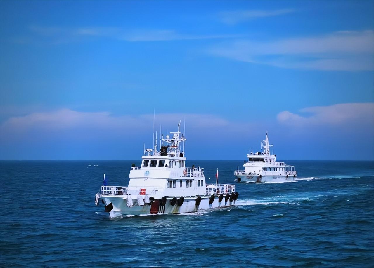 台海常规海事核查遭恶意炒作！中方海事公务船在台海管辖水域，对三艘外籍商船开展常规