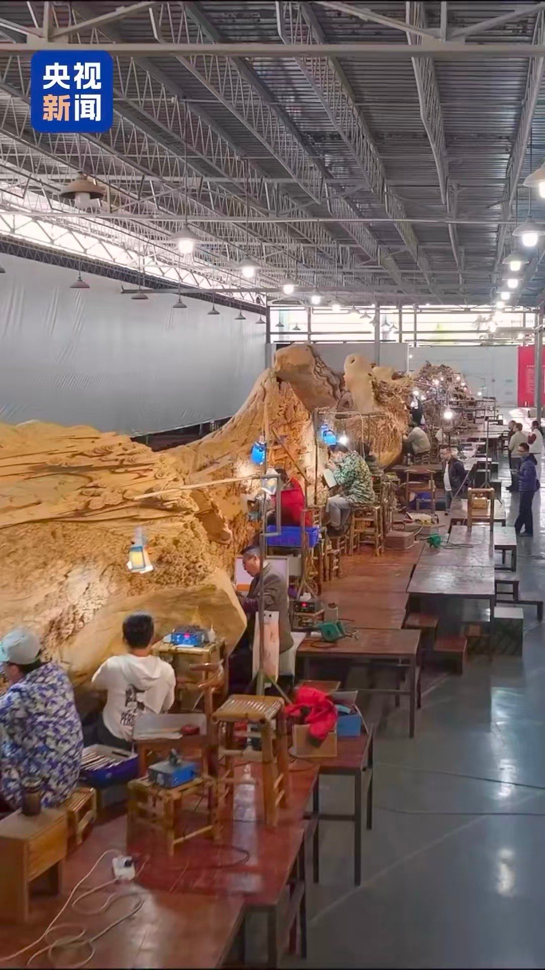 木雕3D清明上河图莆田木雕遇上《清明上河图》，成就世界最长木雕的吉尼斯纪录。郑
