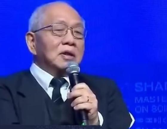 “遮羞布被扯掉了！”美籍华裔数学家丘成桐曾表示：中国的数学水平比美国落后了8