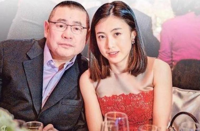 2017年，做完一场耗资3亿港元的换肾手术后，66岁的刘銮雄躺在病床上，淡淡地说