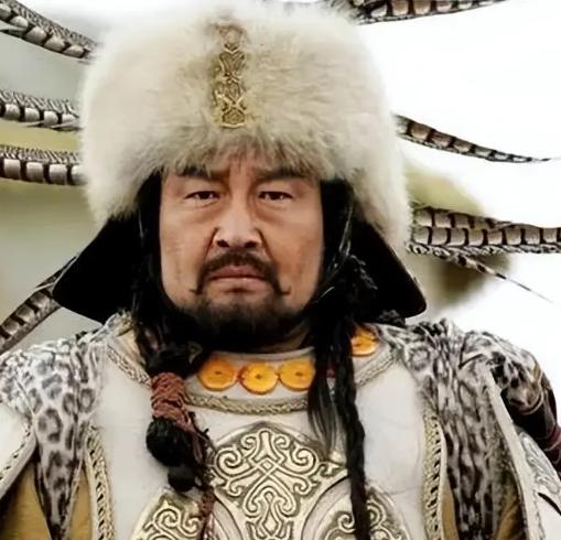 公元920年，李克用的儿媳刘氏入帐侍奉，刘氏凑近，轻声提醒：“公公，您可得提防着